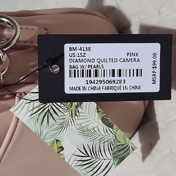 NWT Badgley Mischka Elegant Quilted Vegan Leather Tan Crossbody/Camera   Bag - Picture 12 of 16